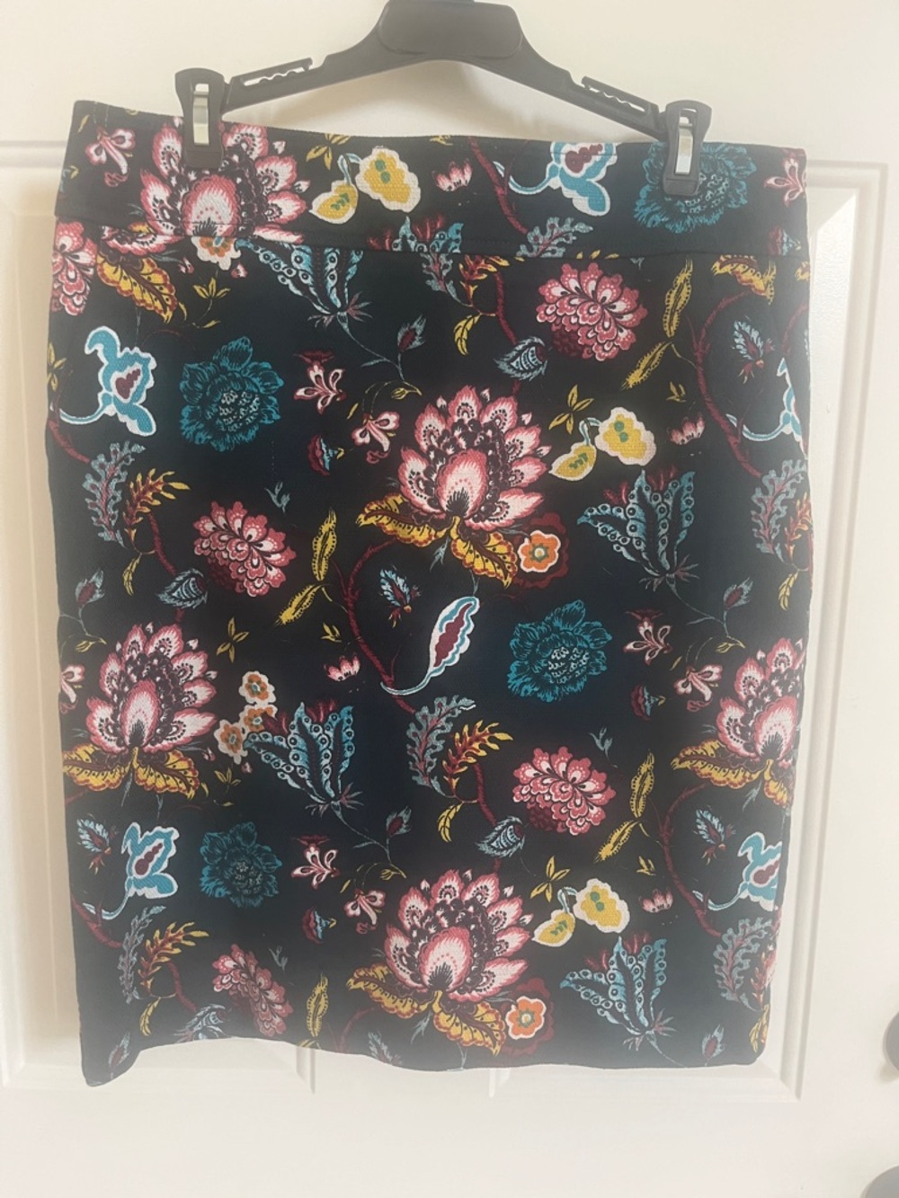 Ann Taylor Loft Floral Print Pencil Skirt - Navy with Pink & Teal Floral size 12